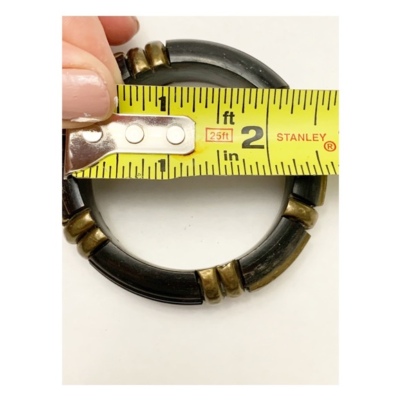 Vintage boho brass and acrylic? Unique Ribbed bangle bracelet SMALL - Picture 6 of 14
